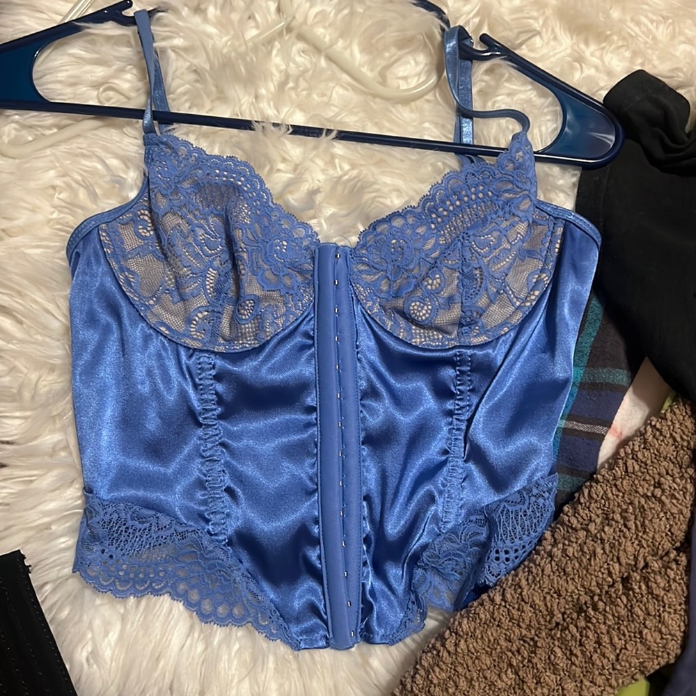 Lace tank blue